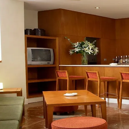 Hotel Nh Califa