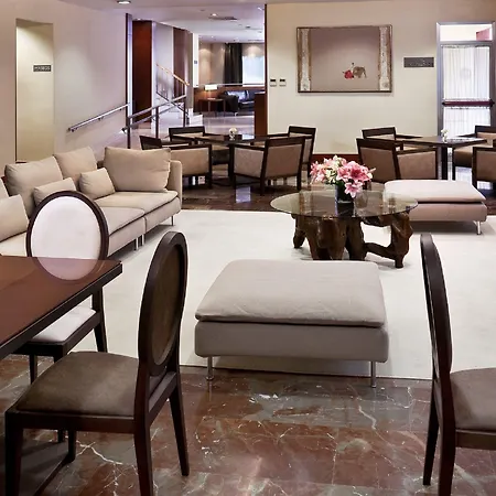 Hotel Nh Califa