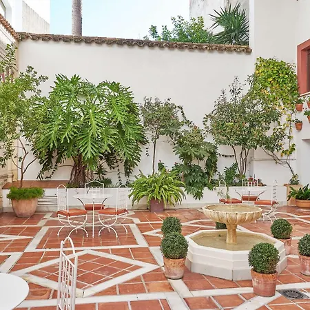 Nh Califa מלון 4*