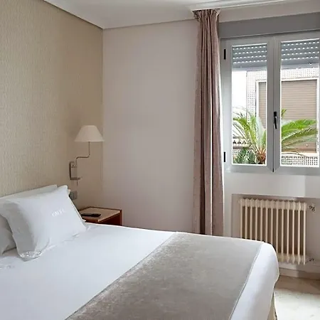 Hotel Nh Califa 4*