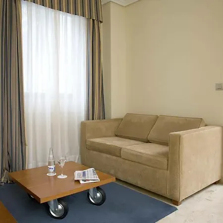 Hotel Nh Califa 4*