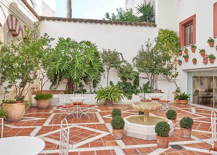 Nh カリファ ホテル 4*