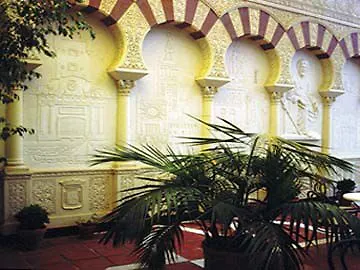 Nh Califa Отель