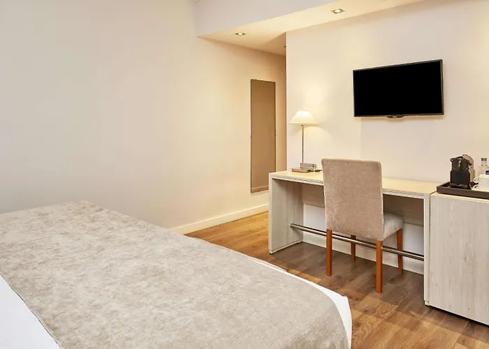 Nh カリファ ホテル 4*