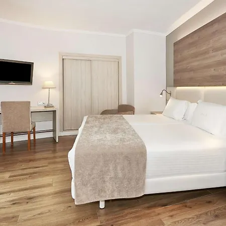 Hotel Nh Califa 4*
